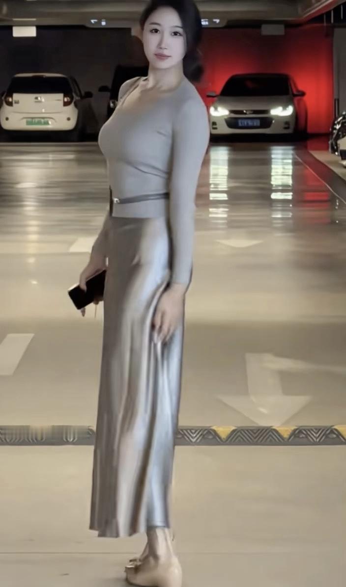 表达自己的感受，告诉他冷暴力很伤人。在和老公表达感受时，要选一个合适的时机，比