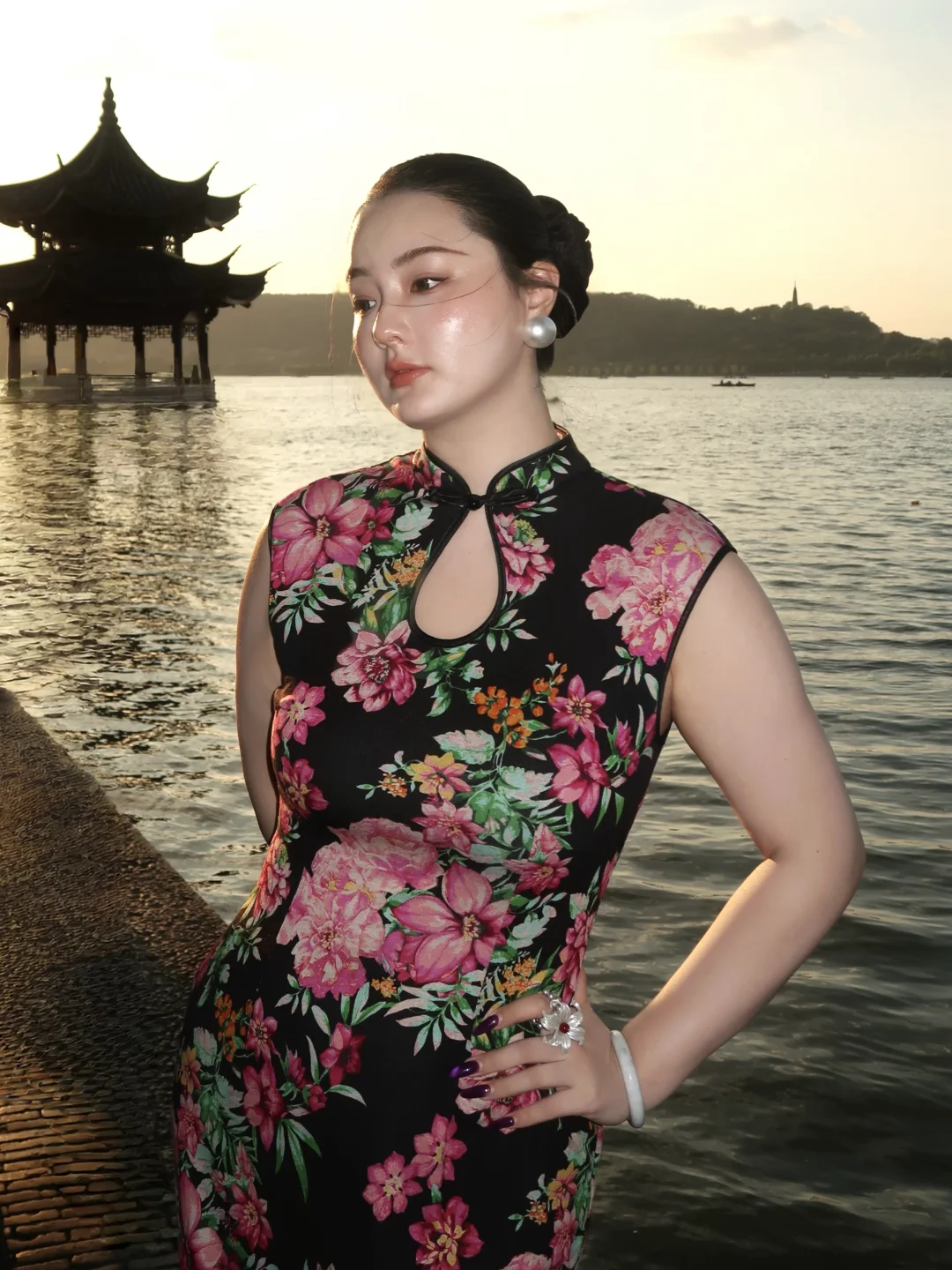 女性该有丰盈的轮廓