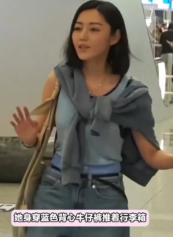 卫诗雅回应，为什么百花奖结束后，自己没和其他人攀谈，独自走了首先，在场的除了