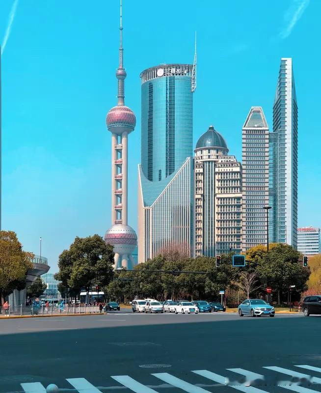 现在那么多人觉得上海、北京、杭州、成都等城市房价不会再跌了，小阳春之后这些城市房