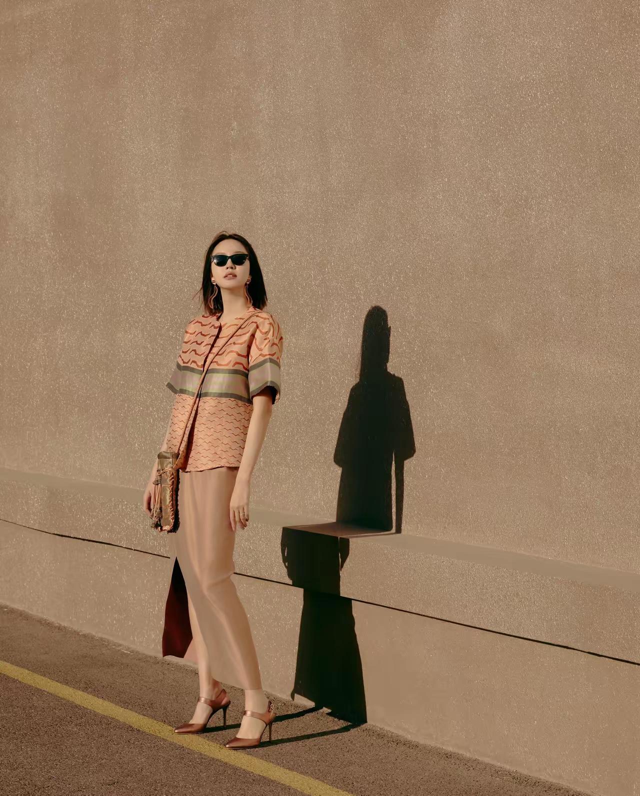 世界超模张梓琳，这身穿搭大片既视感，不愧是世界级的[比心]穿搭超模超模绝美造