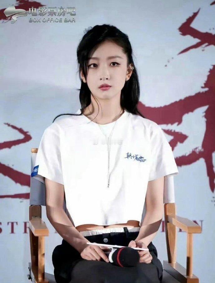 周冬雨这应该是长开了，越来越漂亮了！周冬雨回应整容争议