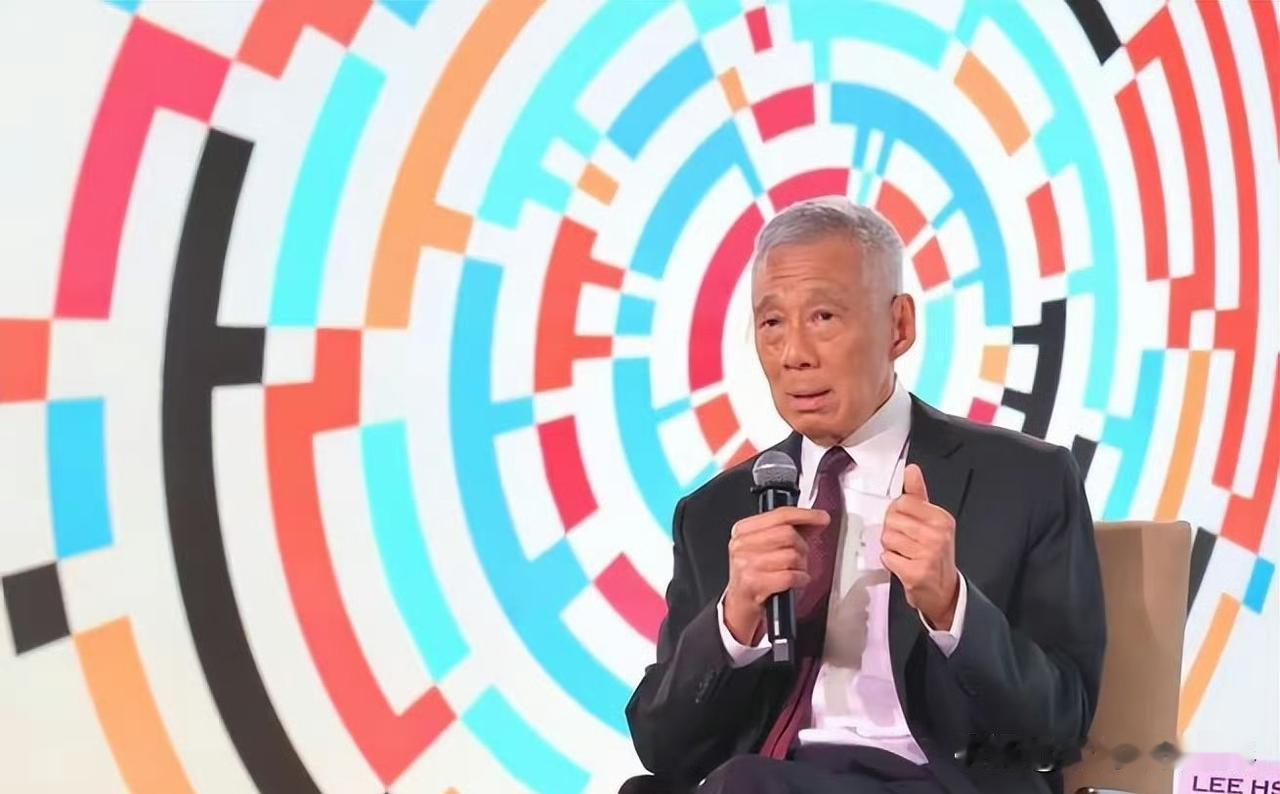 李显龙：新加坡反对“独”坚持一中政策，但反对以武力改变现状。《联合早报》报道