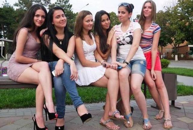 乌克兰经过4年多的战争，以青年到壮年，再到老年都被送上了战场当炮灰现在乌克兰美