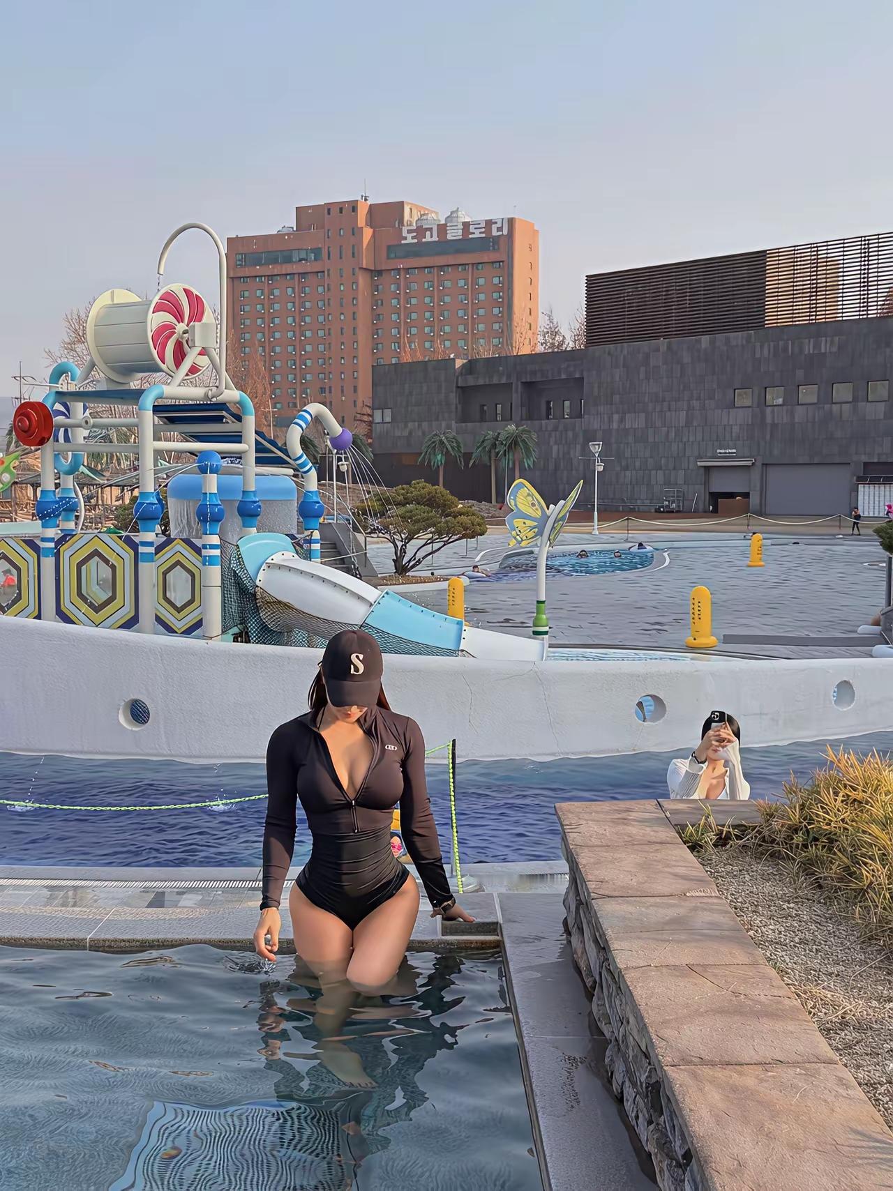 姿势不重要，身材才重要[鼓掌]