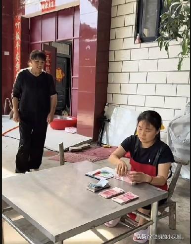 小故事！风雨过后就见彩虹，高锐在那里，仔细地算着，这一大夏天卖瓜的