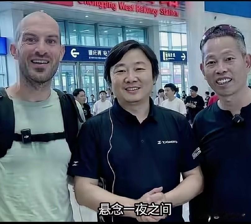 德比斯没有搞清楚状况，粉丝喜欢他，不是因为冠军，是因为张雪机车才喜欢他，肯定是