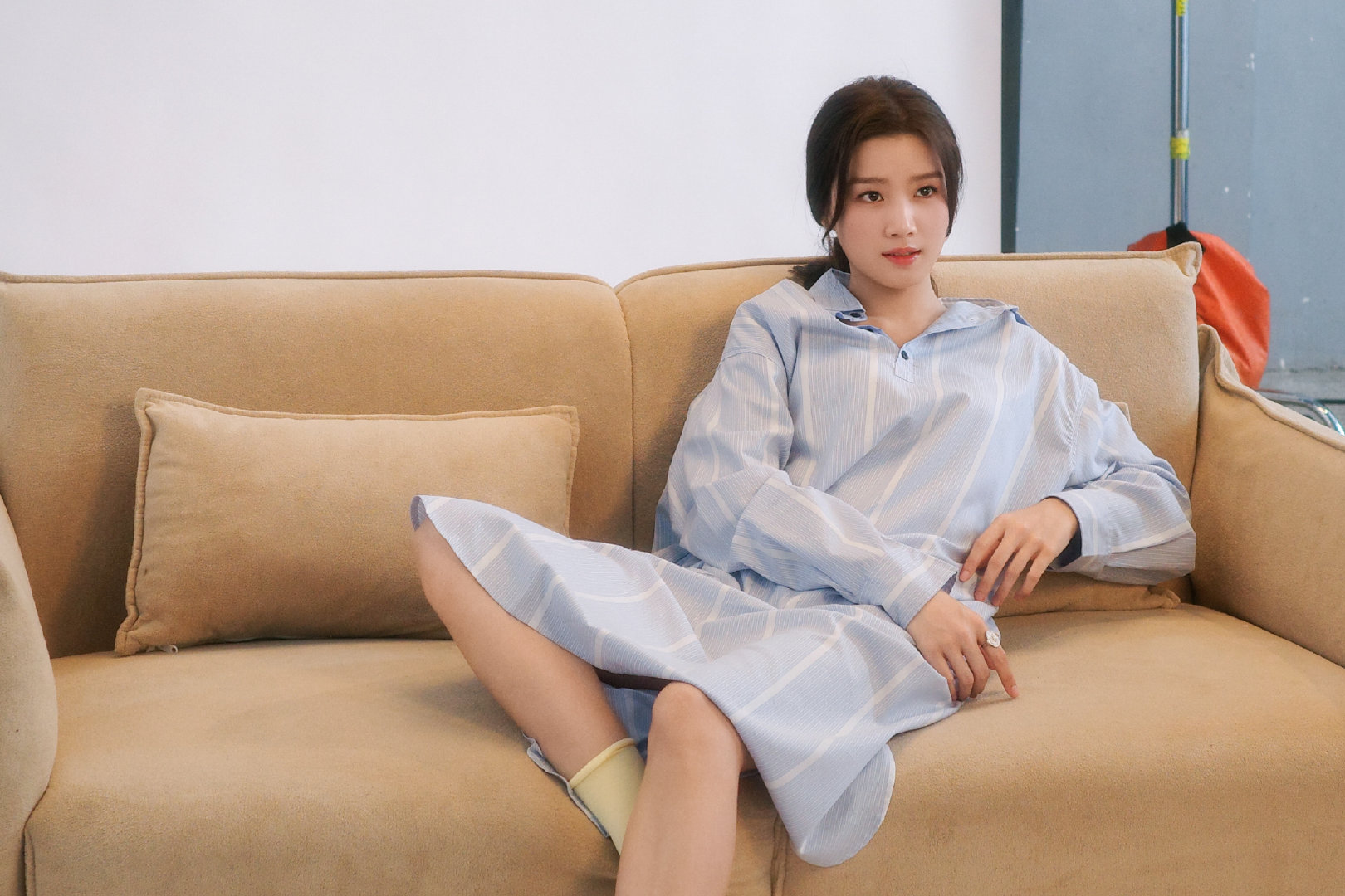 卢昱晓居家look卢昱晓居家look诠释生活美学，自然随性，美丽毫不费力。​​
