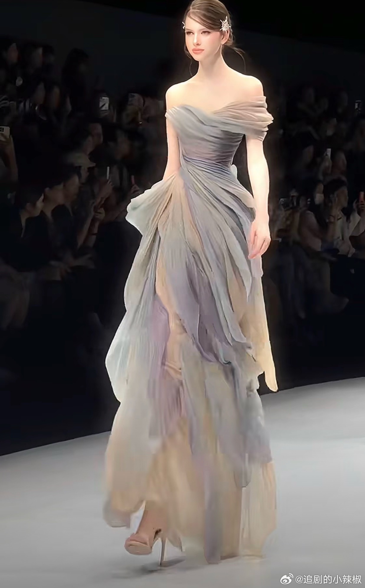 年底了该给女明星选礼服了，最喜欢哪套？​​​