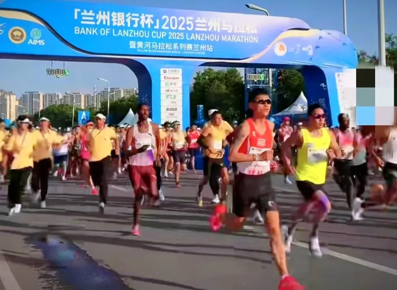 万众瞩目的兰州马拉松完美落下帷幕，我们一起来观摩一下顶级马拉松选手的成绩！来