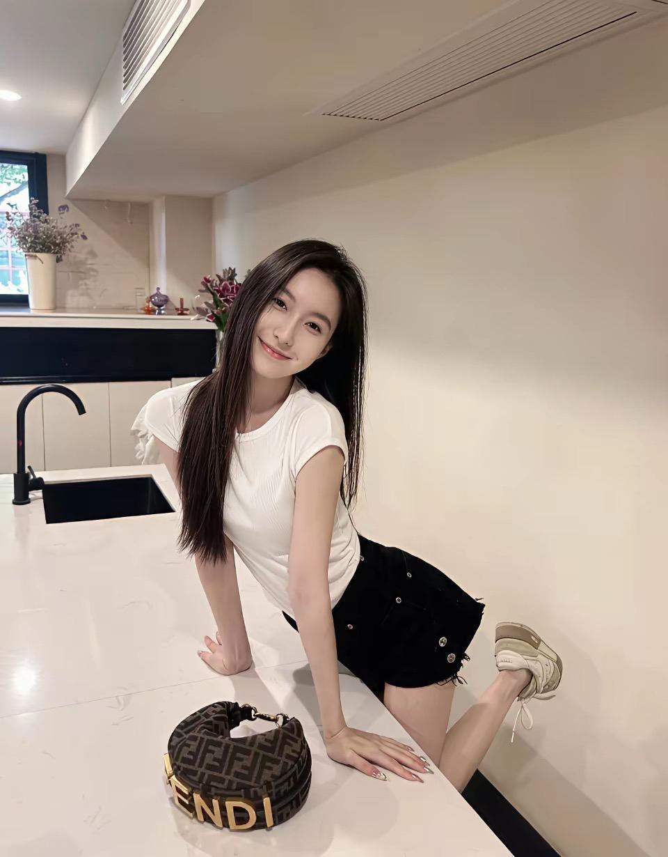 闺蜜搬新家了