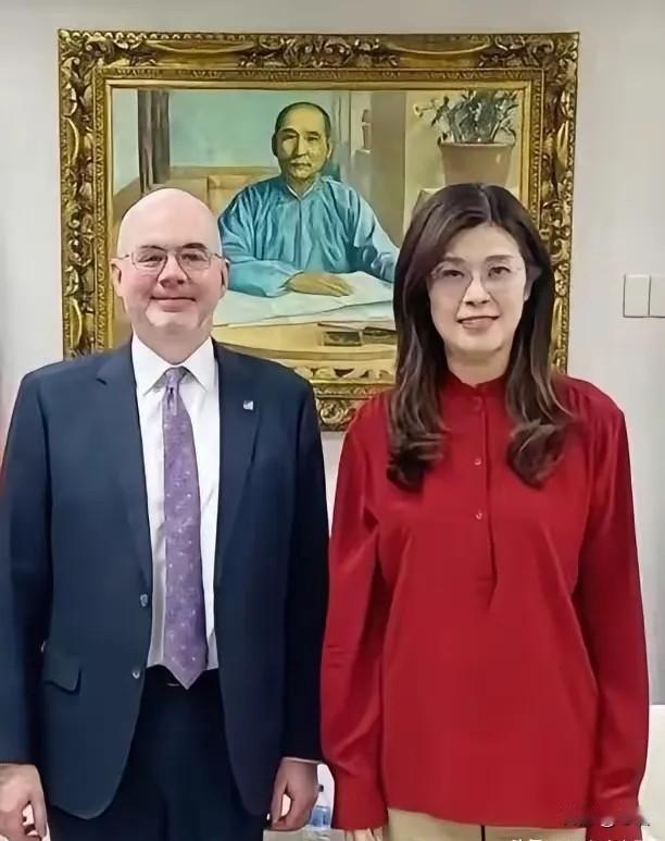 台海传来新消息！4月22日，岛内一场会面结束了。国民党主席郑丽文，见了美国