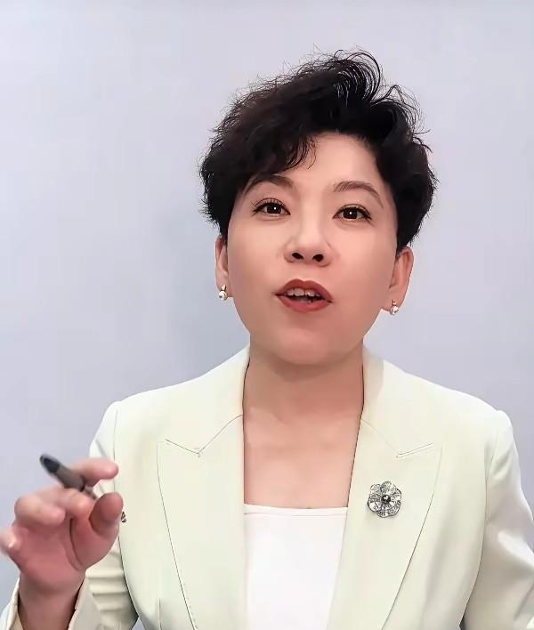 邓亚萍说:桥本帆乃香马上就够不成威胁了！她说:长期以来，国乒没把削球手作为对
