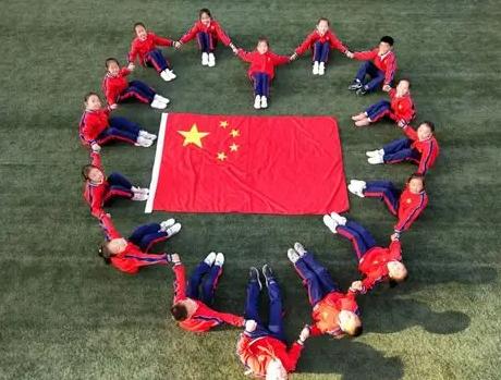 军方这是动真格了，看到那些名单，真是让人抽冷气。军队反腐从来不是简单的查账对