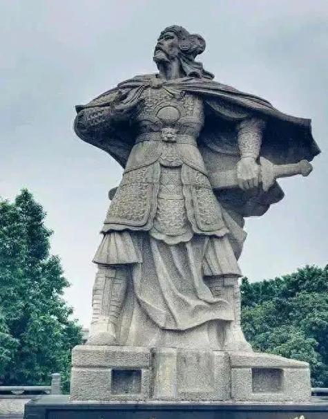 袁崇焕到底是战略天才，还是职场混子？要我说，他既是天才，也是混子，只不过这两