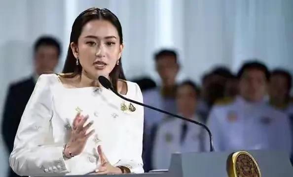 佩通坦还是太年轻了，怎么能私下打电话给对方？更不能称对方为“叔叔”呀！你以为是在