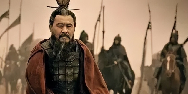 208年，曹操做主将35岁的蔡文姬，许配给22岁的董祀。新婚夜，看着这个已经生过