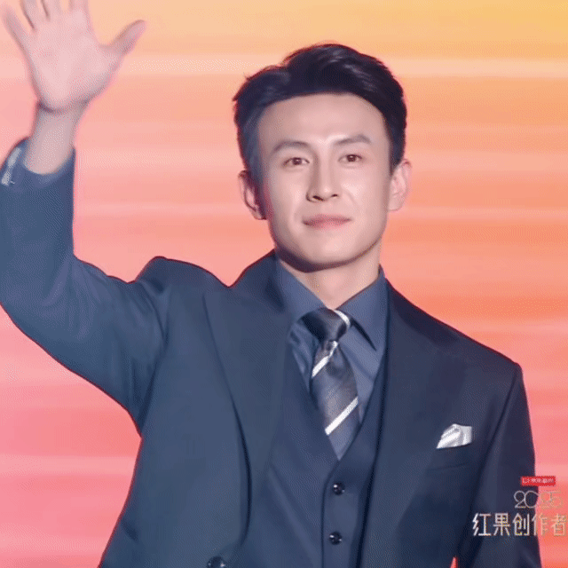 红果短剧红毯没想到还能看到他俩同框，还坐在一起从短剧里的深情演绎到现实中的互相成