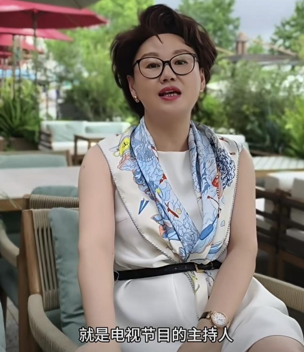 上海电视购物台的销冠女主持人丹丹即将退休了。近期，她激动万分宣布，自己已经50