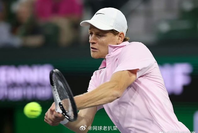 印第安维尔斯1000赛1/8决赛夜场压轴登场的是当今网坛的人气王丰塞卡和伊埃拉