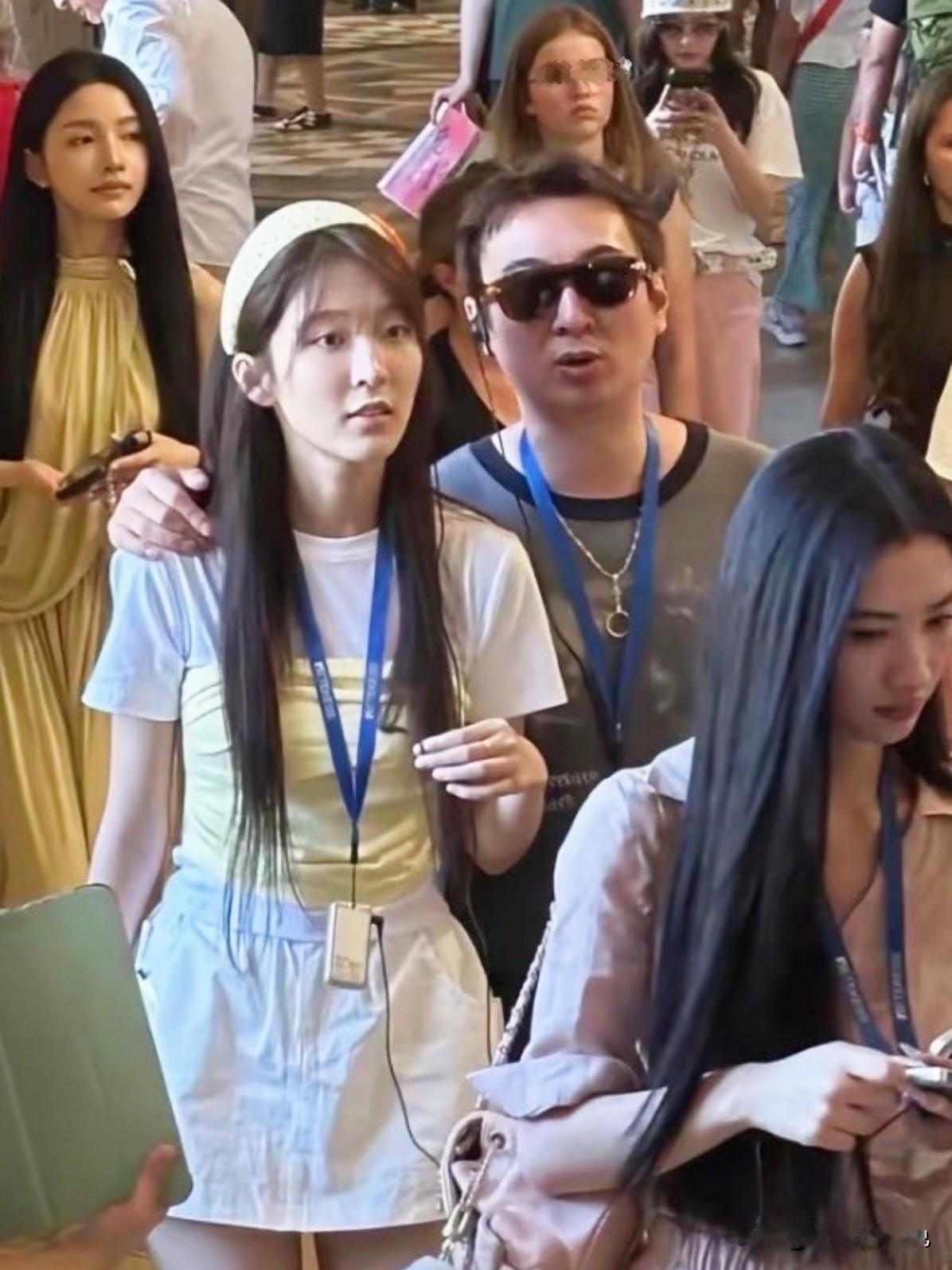 王思聪身边美女如云可是没有看到正宫娘娘懒懒，他身边这么多美女懒懒不吃醋吗？竟然没