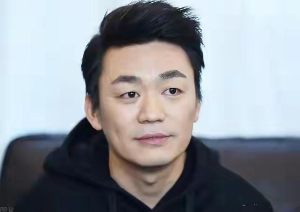 王宝强豪掷2.5亿投拍《狠家伙》，此举或成其转型关键。影片聚焦30年代纽约唐人街