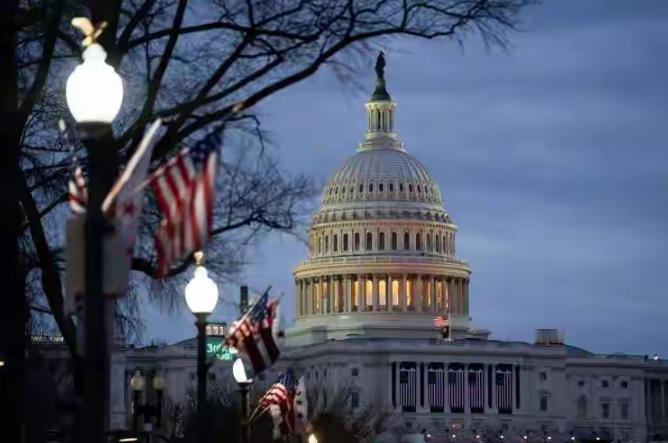 西班牙称霸世界100年，荷兰称霸世界50年，英国称霸世界130年，如果美国称霸世