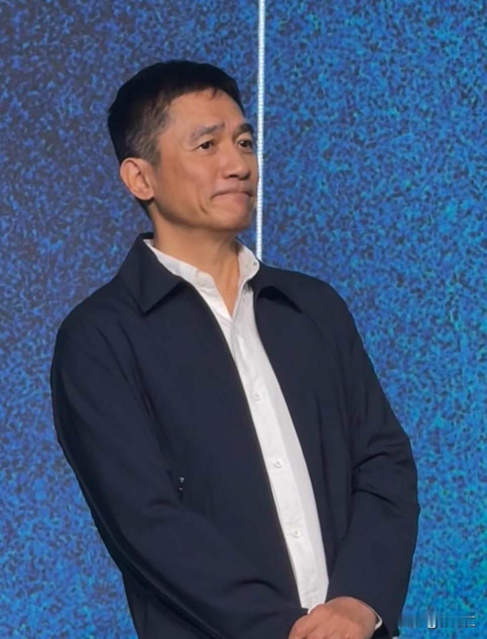 一、核心事实：澄清定居传闻与真实动机亲自否认定居，强调短住性质梁朝伟在202