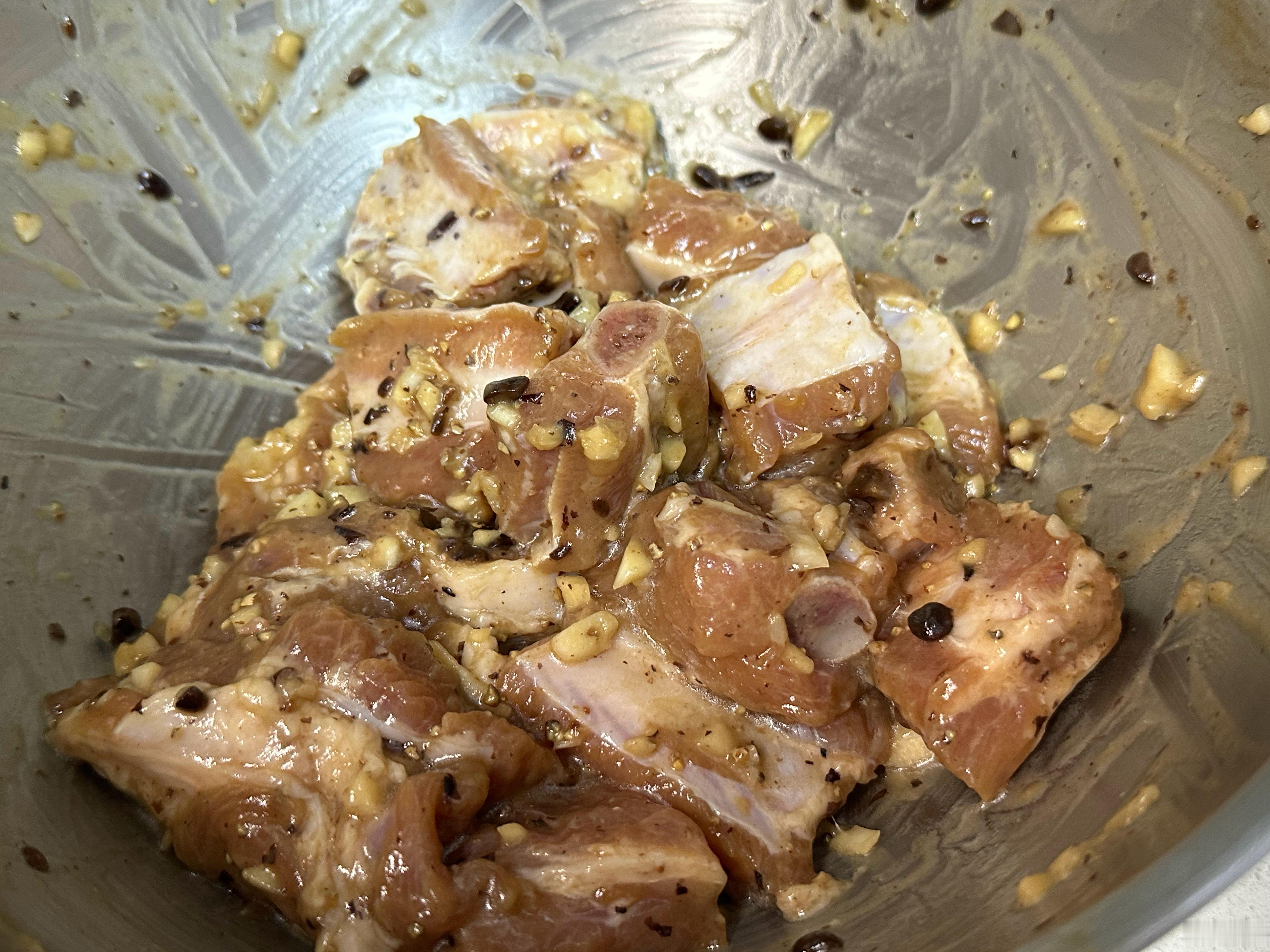 手机拍美食5点咖啡，不喝后半程撑不下去，少爷在家的日子都是鸡叫起的，不过少爷