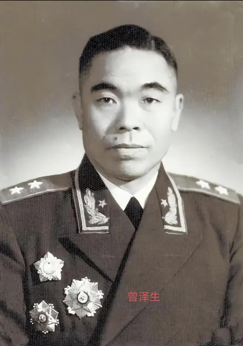 1948年，国军军长曾泽生率2.3万官兵起义，蒋介石下令枪决其全家，南京宪兵队已