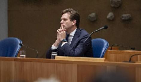 荷兰大臣承认：没想到中方真的叫停芯片出口，措手不及荷兰政府强抢中资企业，险些