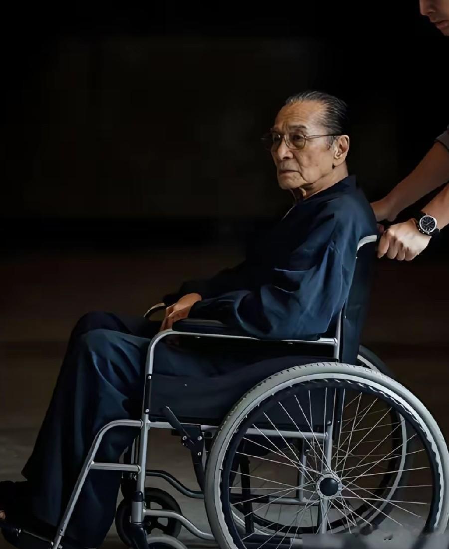 谢贤走了，为了体面与身材，几十年不吃早餐，靠饮品熬到下午，所以早餐到底重要不重要