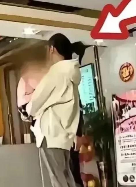 “前夫才是高手”婚内出轨还理直气壮，丈夫支持她把孩子生下来，生下后反手诉讼离婚，