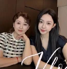 论娱乐圈明星中谁家的丈母娘最年轻，那么潘玮柏家无疑是排的上号的一家。近日，宣