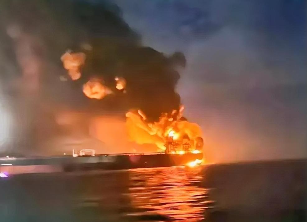 太突然！全世界都不敢相信2026年3月26日凌晨，黑海海域的平静被一声巨响打