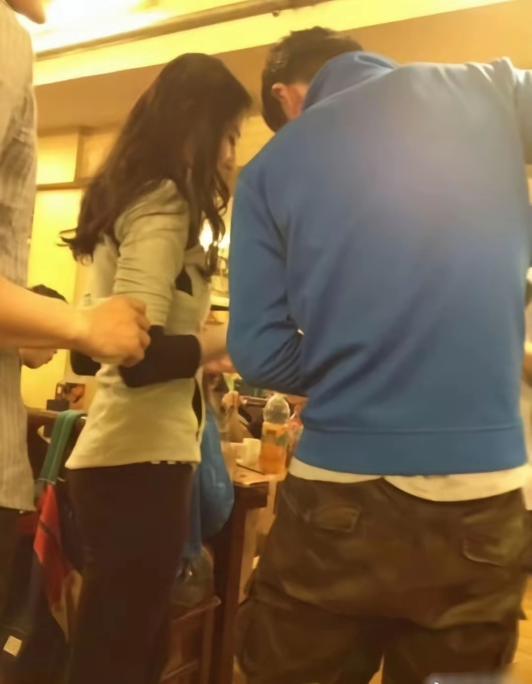 原来刘亦菲身材这么好，侧面薄不说，臀部还很翘。