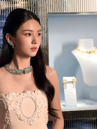 周也脖子上的项链谁关注到了