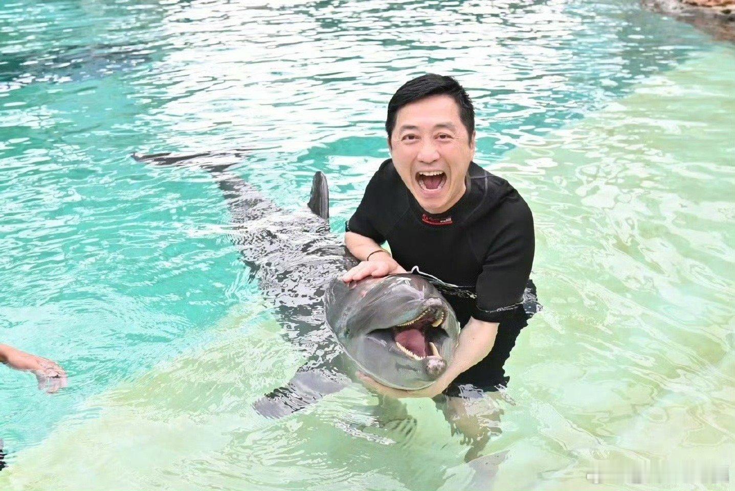 庾澄庆64岁上班状态声生不息庾澄庆的上班路透太圈粉了，64岁的状态好到让人羡慕