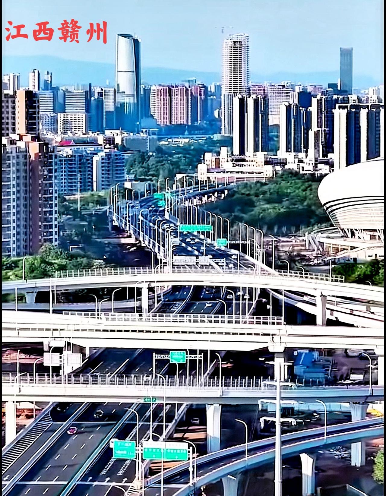 这几年，江西赣州的城市建设，变化真的太大了，尤其是城建的和城市交通的面貌越来越明