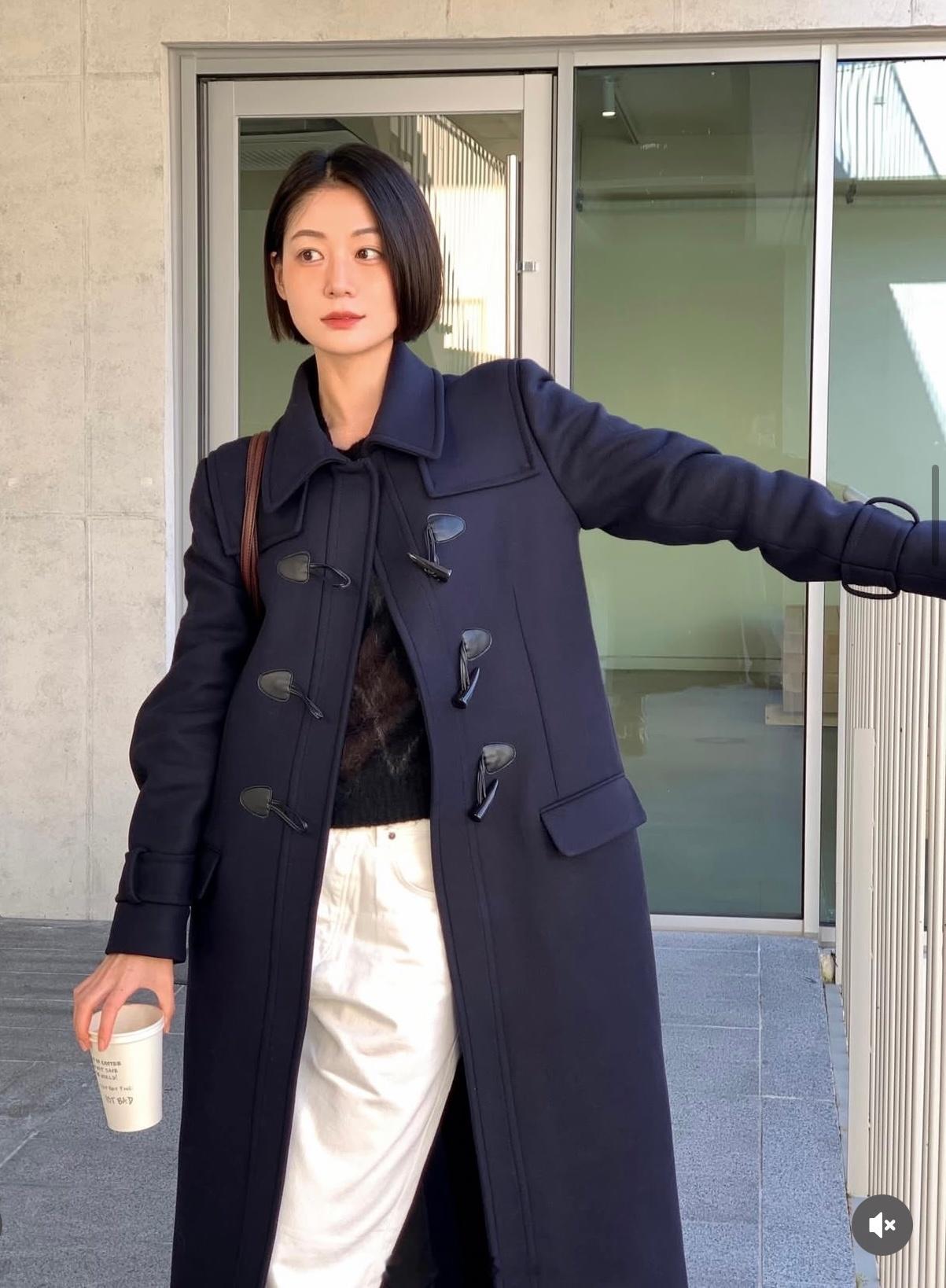 穿搭分享连续更新第2679天韩国时尚女生日常搭配短发妹子看过来韩系穿搭超能新星