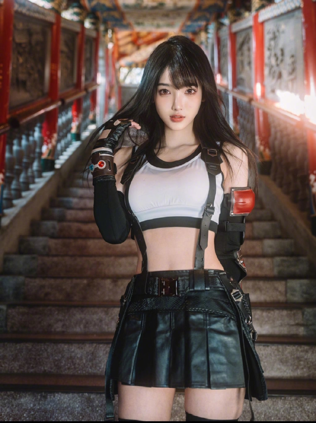 林俊杰官宣恋情，新女友七七是网红也是林俊杰的粉丝，更炸裂的是今年才23岁，据说