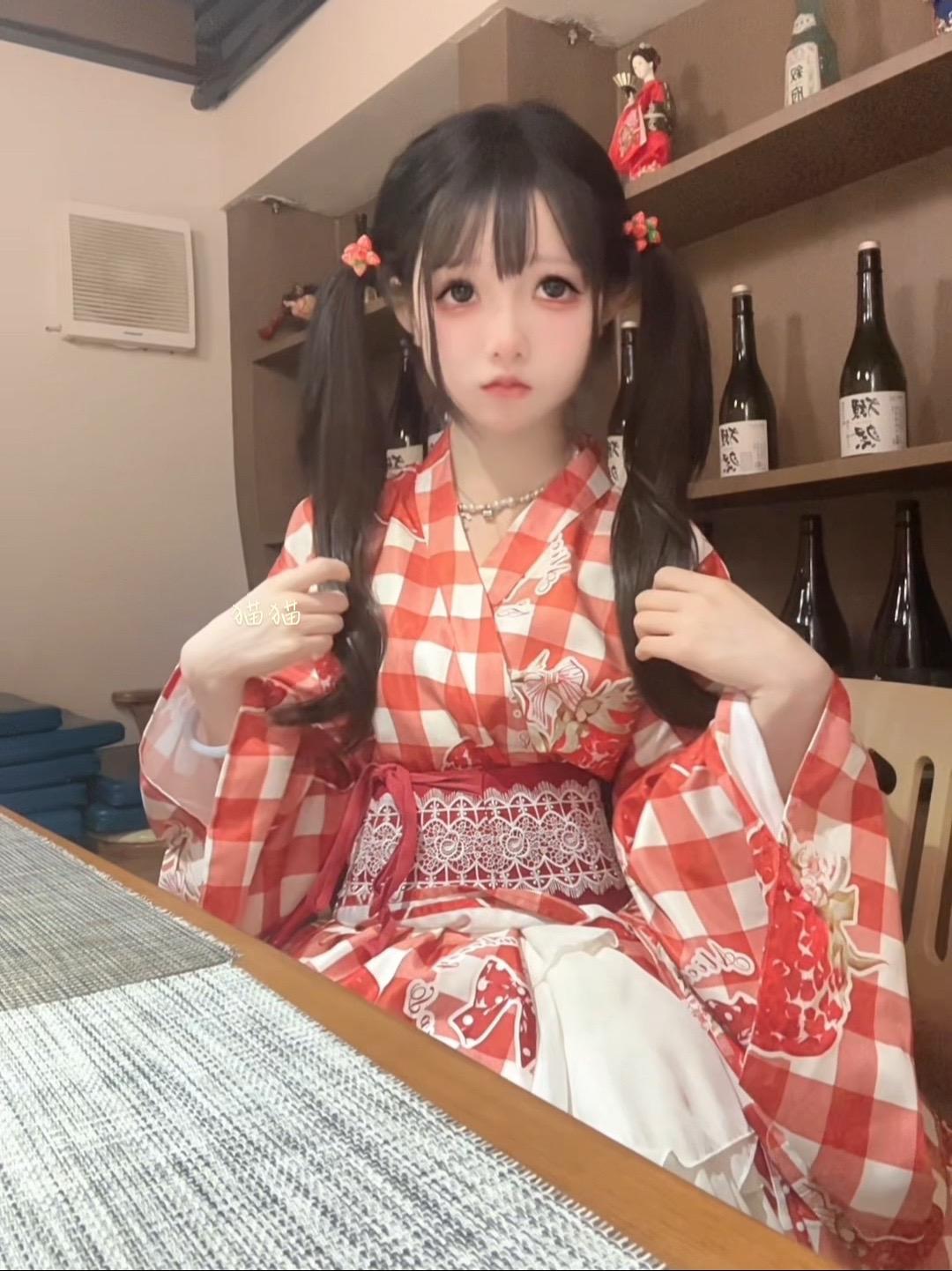 遇见你就像小猫的世界，下起了小鱼雨～