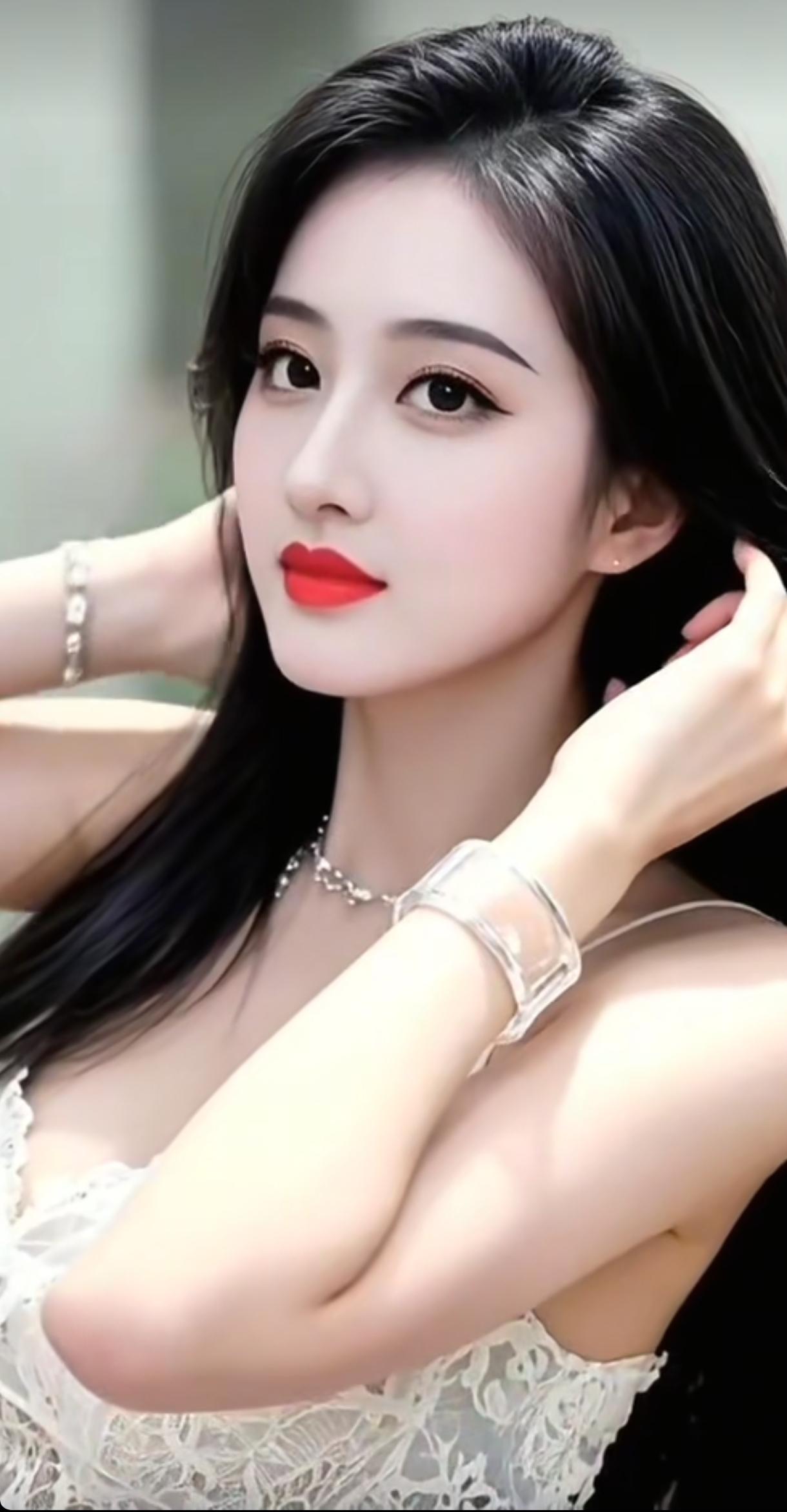 优雅黑发，红唇诱惑，蕾丝装点，魅力无限！💄👗✨手机随手拍原创图片红唇美人照