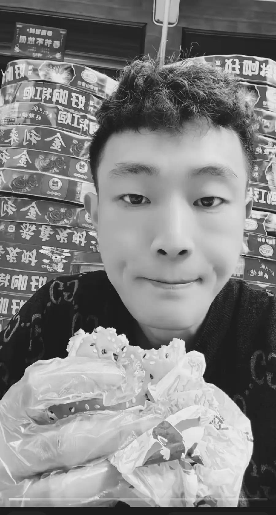 郴州烟花店老板的事，扒出的5个细节：1、据说为了过年囤了接近1000万的货，以