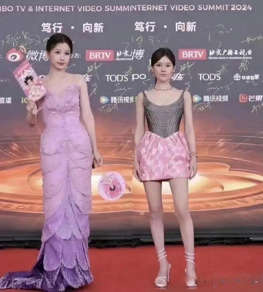 这才是赵露思真面目，没了美颜滤镜，她露出了真模样。