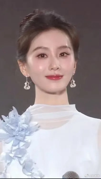 刘诗诗美成这样，好仙女～