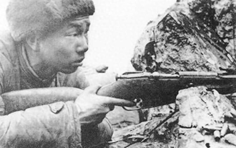 年仅22岁的狙击手，在前线32天内击毙214名敌军，调离后命运如何发展呢？19