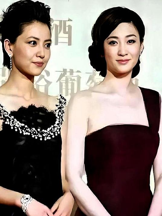 李小冉到底有多白？化妆师一句话，暴露了“反光板”真相李小冉到底有多白？化妆