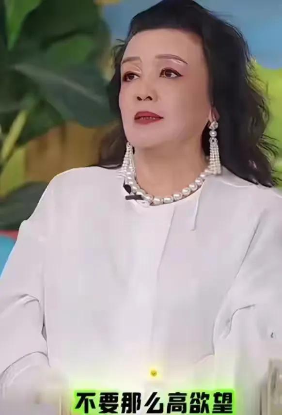 张兰别墅马筱梅大概率搬不进去，已派司机小董别墅看家，张兰一番话字字在点儿媳妇！