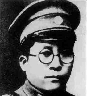 1937年3月，蒋介石托人给杨虎城带话，表示愿意见面。3月29日，杨虎城来到杭州